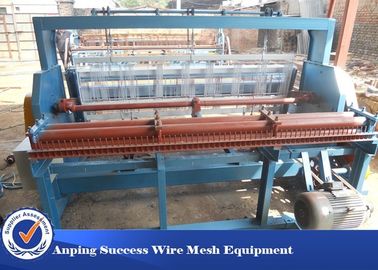 China Máquina de tejido de malla de alambre de tipo recortado de superficie plana para 1 - 30 m de longitud proveedor
