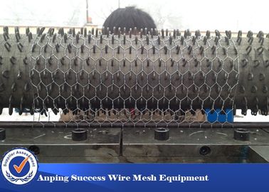 China Máquina de malla de alambre hexagonal con motor principal de 3 kW para la producción de malla verde duradera proveedor