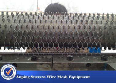 China Pequeña máquina de la red de Mesh Of The Hexagonal Wire del pollo del agujero pulgada de 1 - del 1/2 proveedor