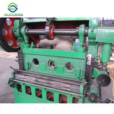 China Máquina de acero inoxidable de forma de agujero cuadrado para el acero inoxidable para el acero inoxidable de 0,5-8 mm de espesor proveedor